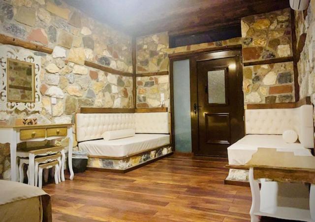 Ataviros Hotel Embonas ภายนอก รูปภาพ